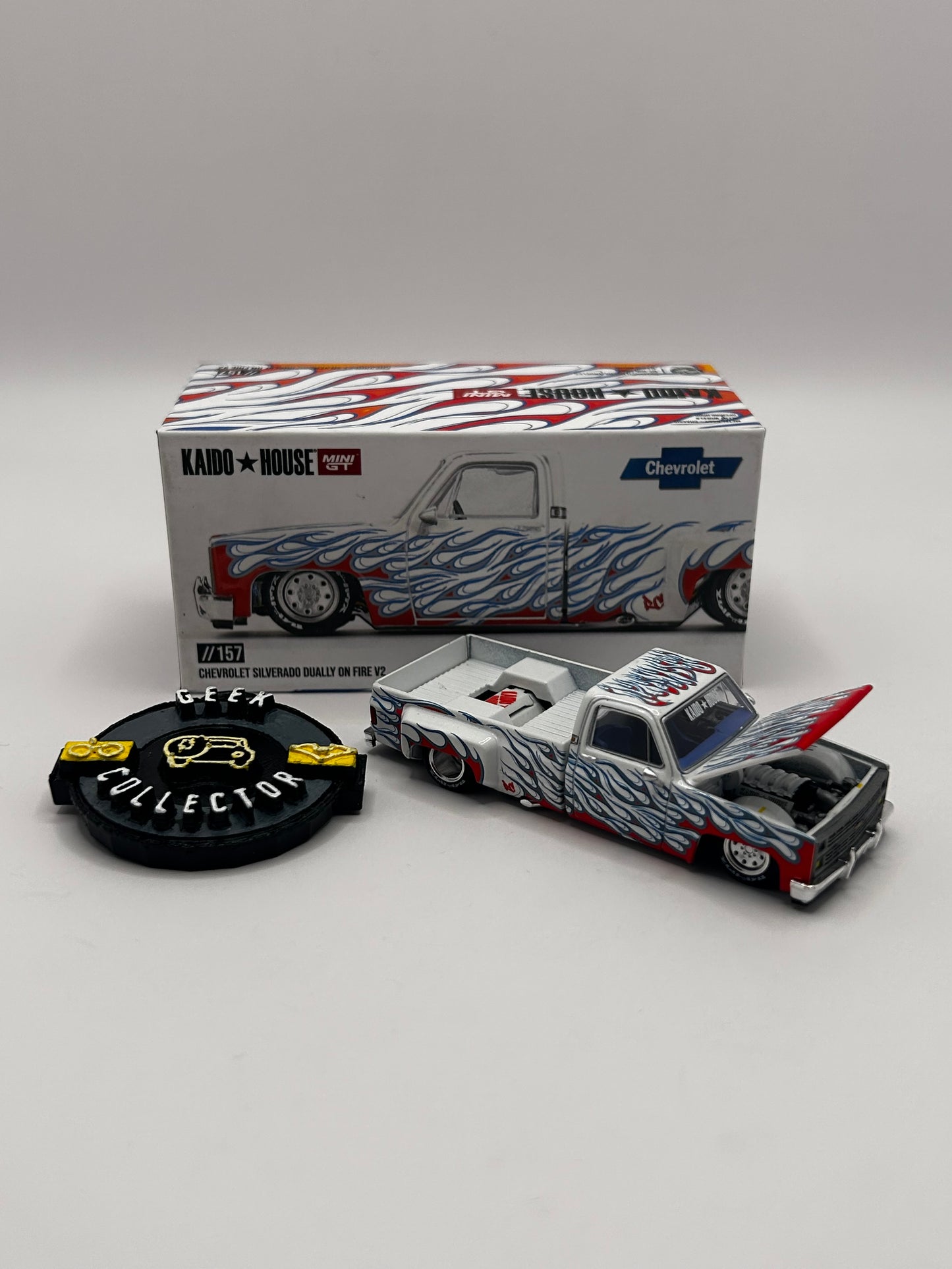 Mini GT x Kaido House: Chevrolet Silverado Dually "On Fire" V2