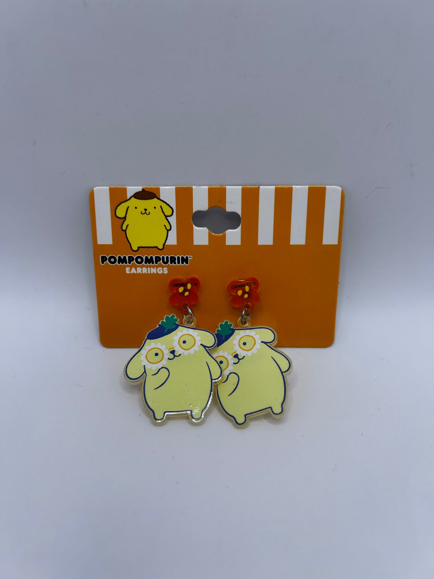 Aretes Sanrio: Pompompurin "Flower Power" – Edición Kawaii Chic
