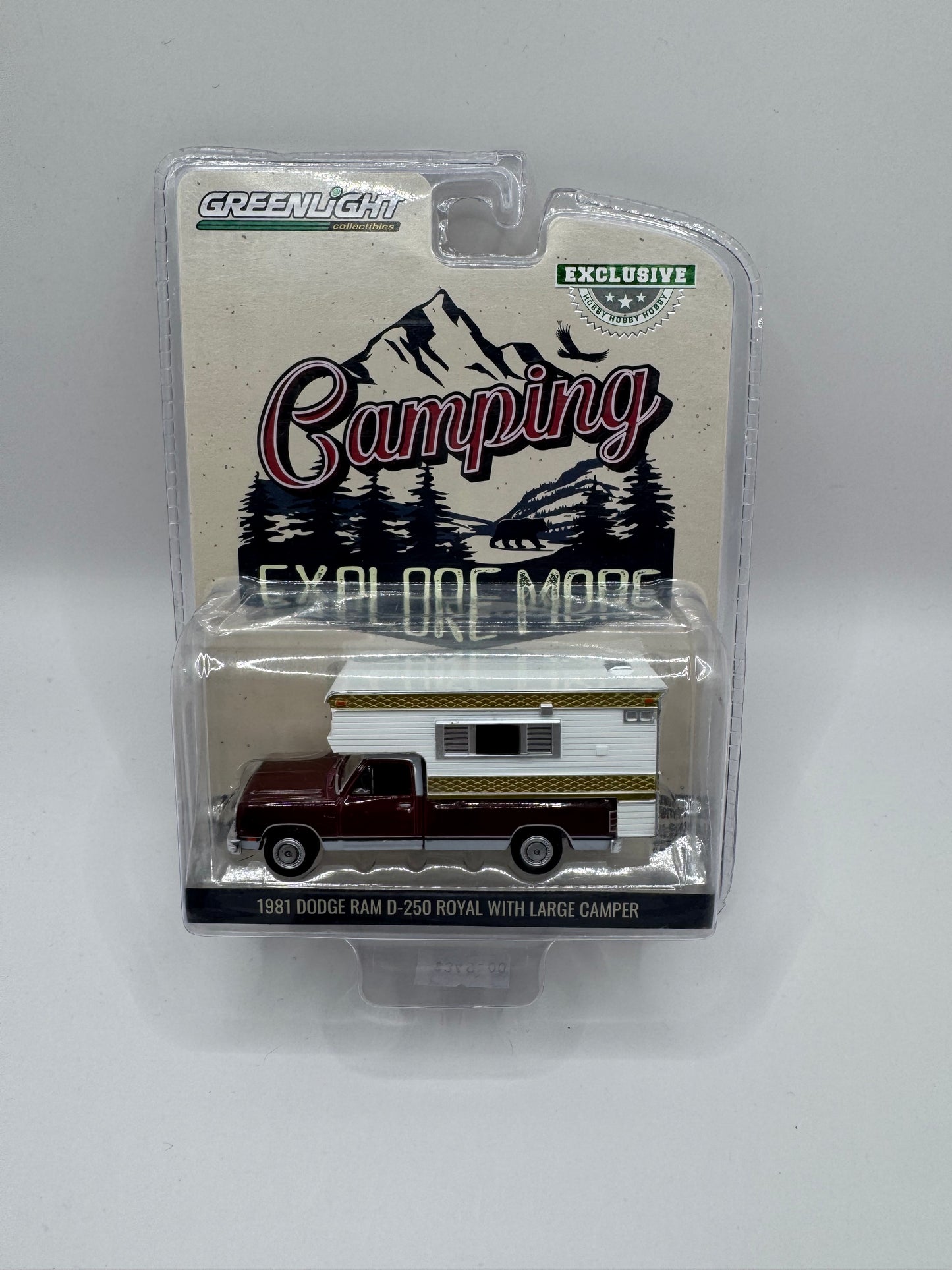 Greenlight 1:64 Hobby Exclusive - 1981 Dodge Ram D-250 Royal con Large Camper
