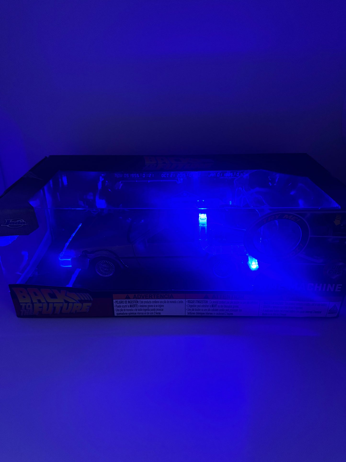 DeLorean Time Machine con Luces - Back to the Future (Escala 1:24)