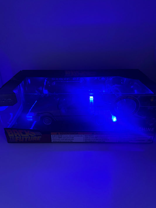 DeLorean Time Machine con Luces - Back to the Future (Escala 1:24)