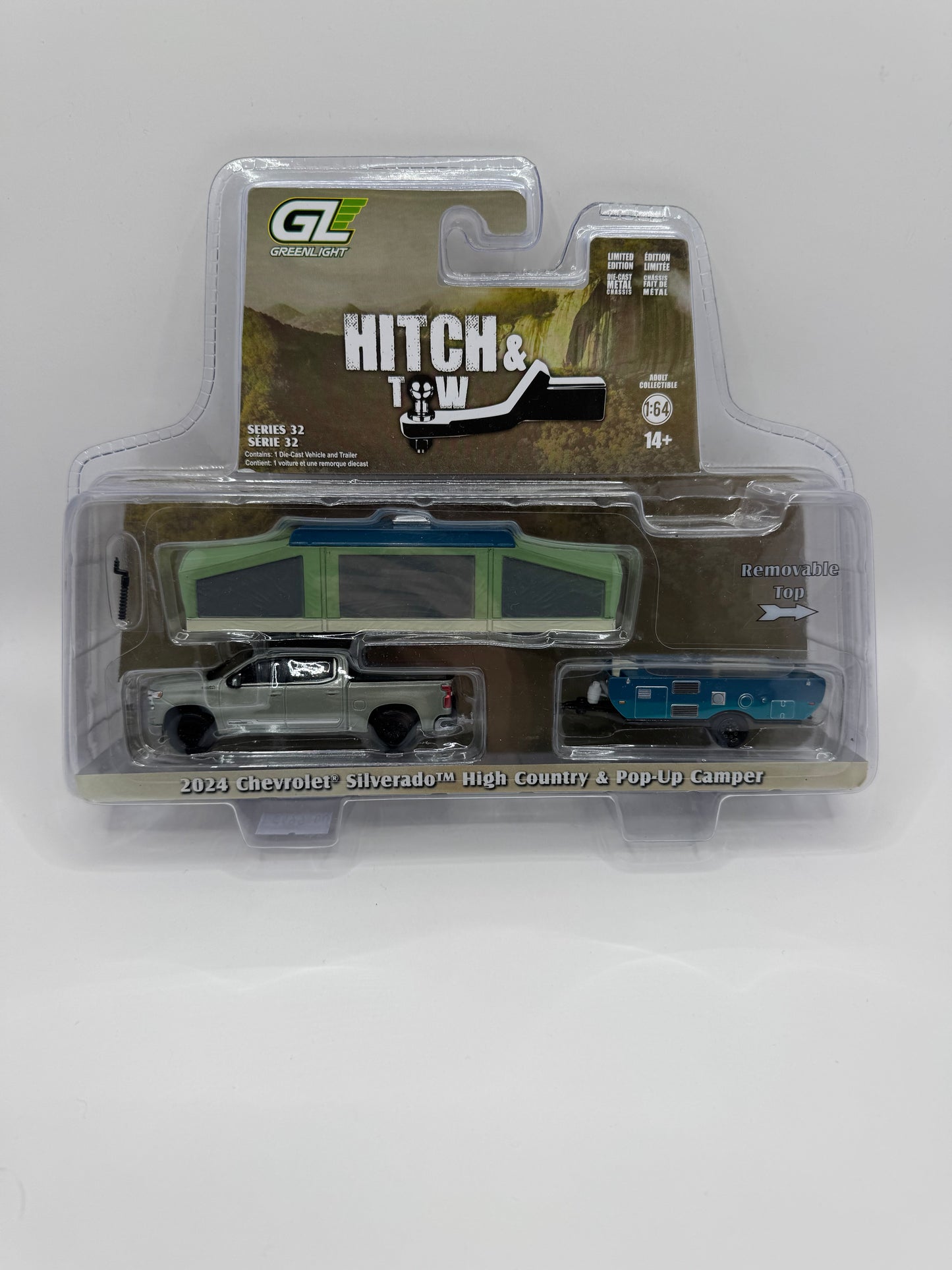 Greenlight 1:64 Hitch & Tow Serie 32 - 2024 Chevrolet Silverado High Country & Pop-Up Camper