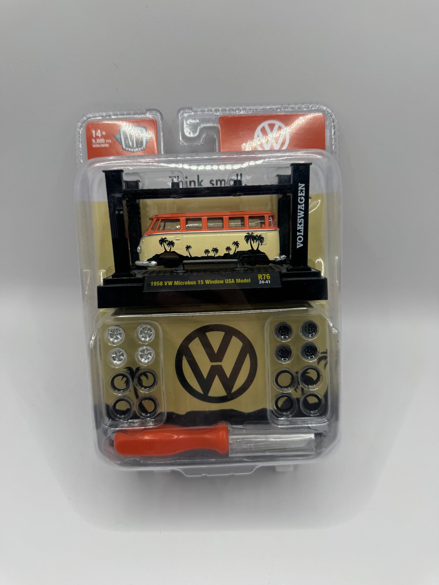 M2 Machines: 1958 VW Microbus 15 Window USA Model - Kit de Personalización