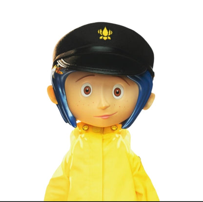 Figura Super7 Supersize: Coraline con Impermeable Amarillo