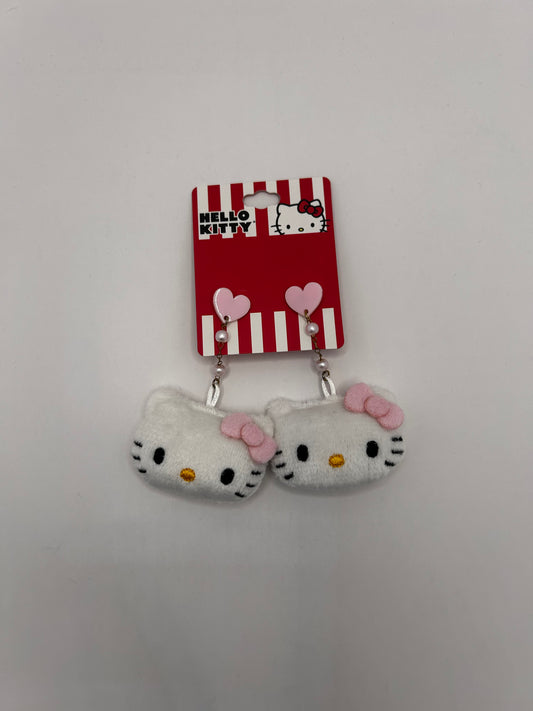 Aretes Colgantes Hello Kitty: Edición Plush & Hearts