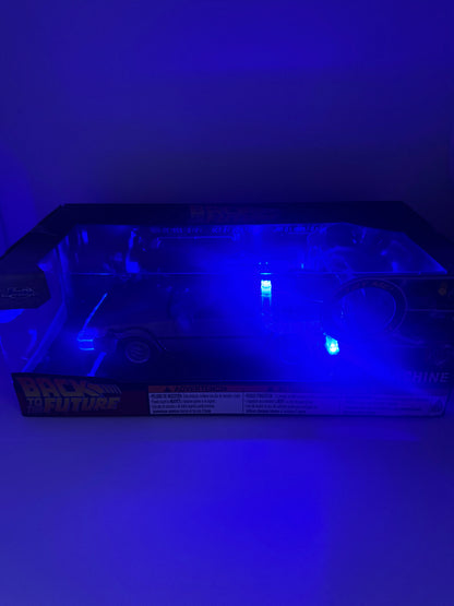 DeLorean Time Machine con Luces - Back to the Future (Escala 1:24)