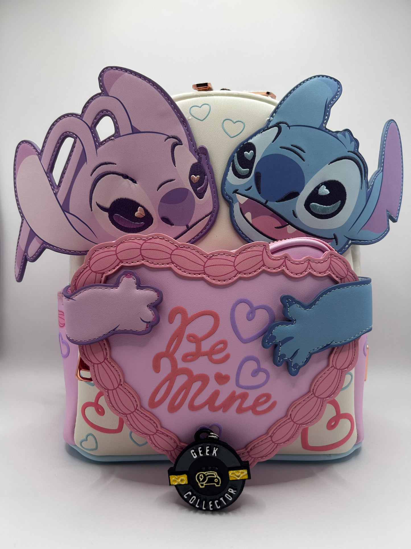 Mini Mochila Loungefly: Stitch y Angel "Be Mine" – Edición Especial de San Valentín