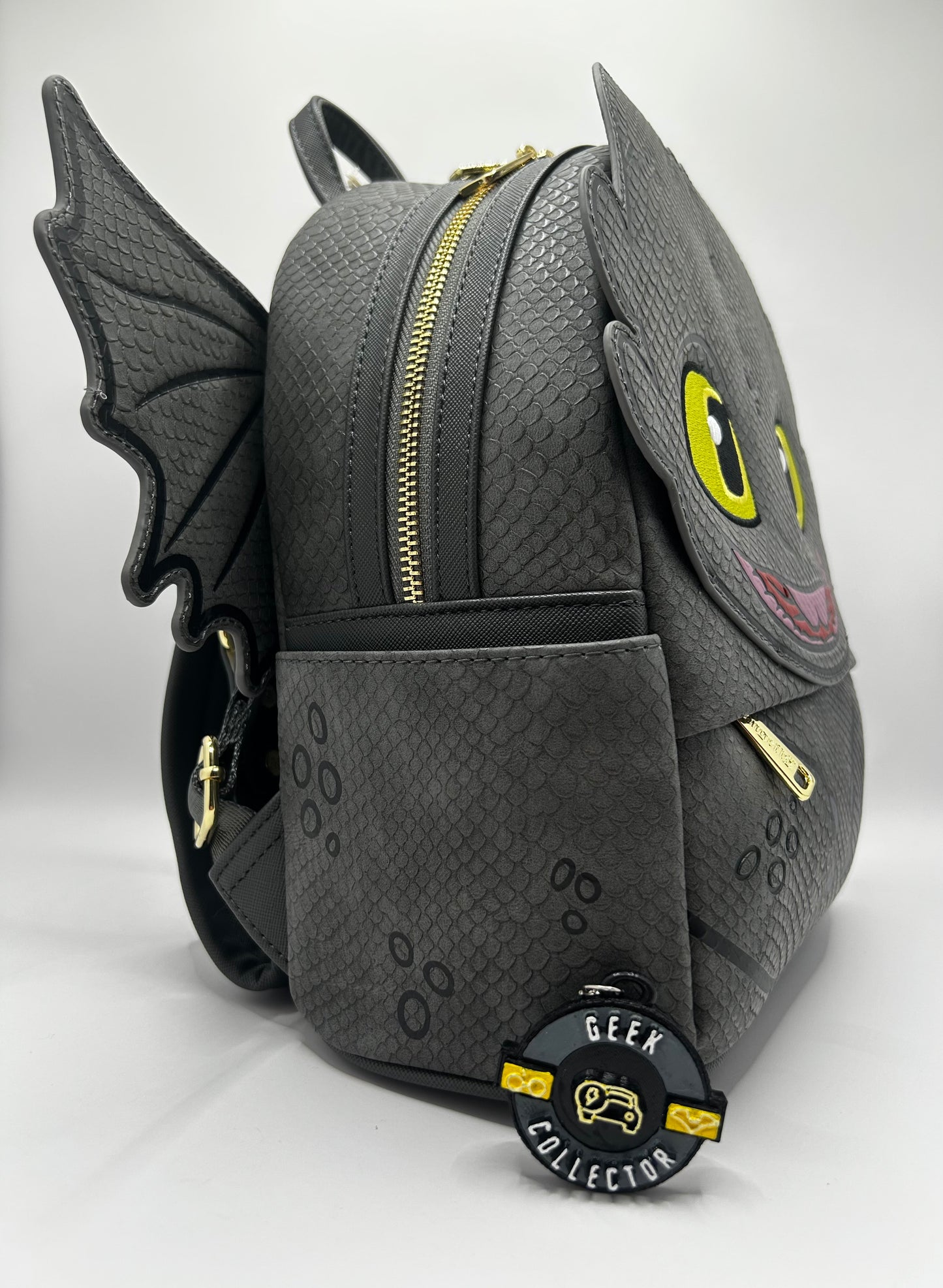 Mini Mochila Loungefly: Chimuelo (Toothless) – Cómo Entrenar a tu Dragón (Edición Especial)