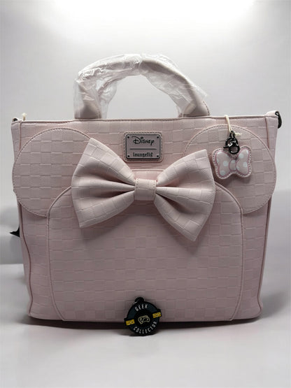 Bolsa Tote y Mochila Loungefly: Minnie Mouse – Edición Especial "Pink Damask"