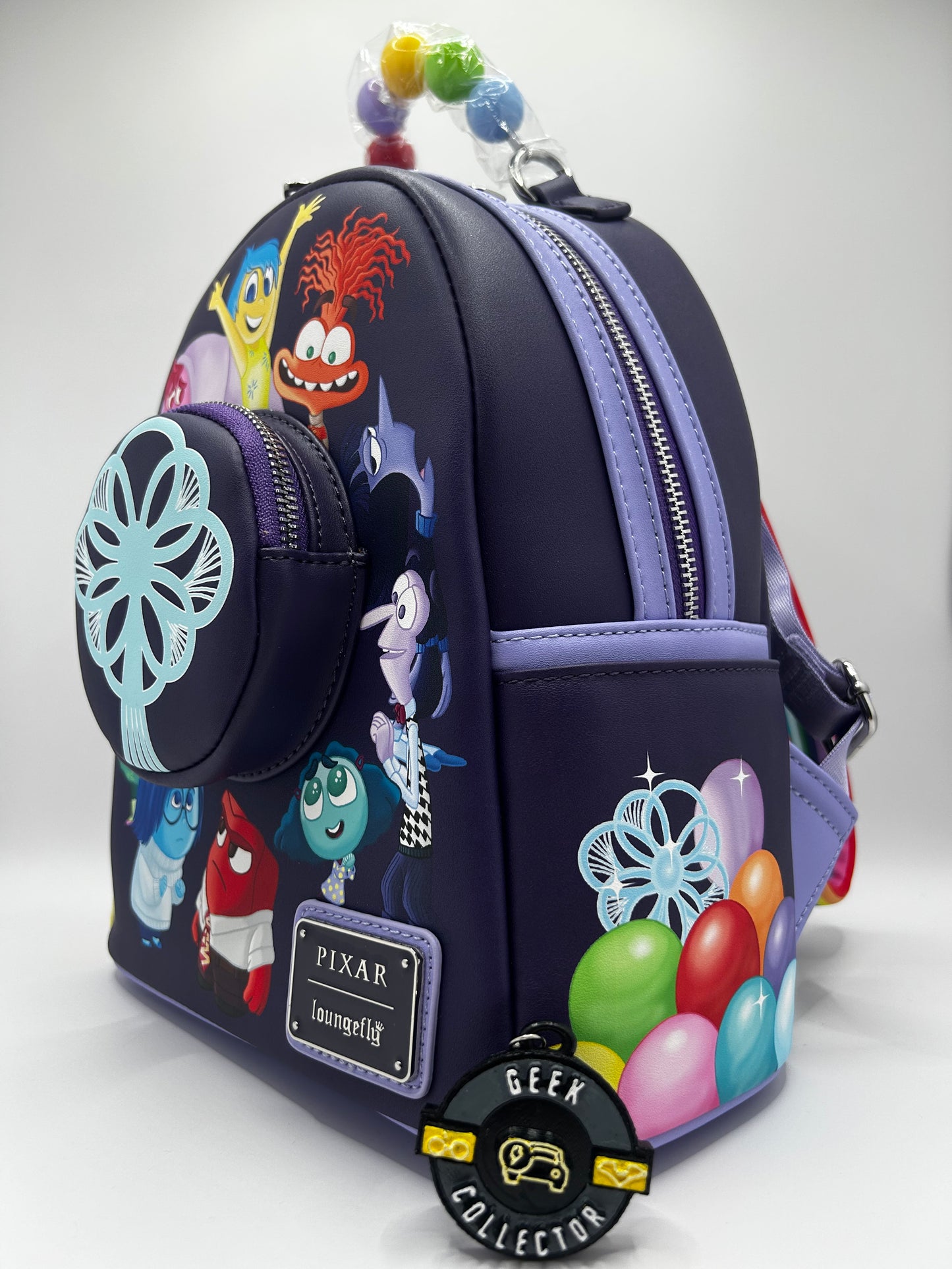 Mini Mochila Loungefly: Inside Out 2 (Intensa-Mente 2) – Edición Especial "Control Panel" con Luces