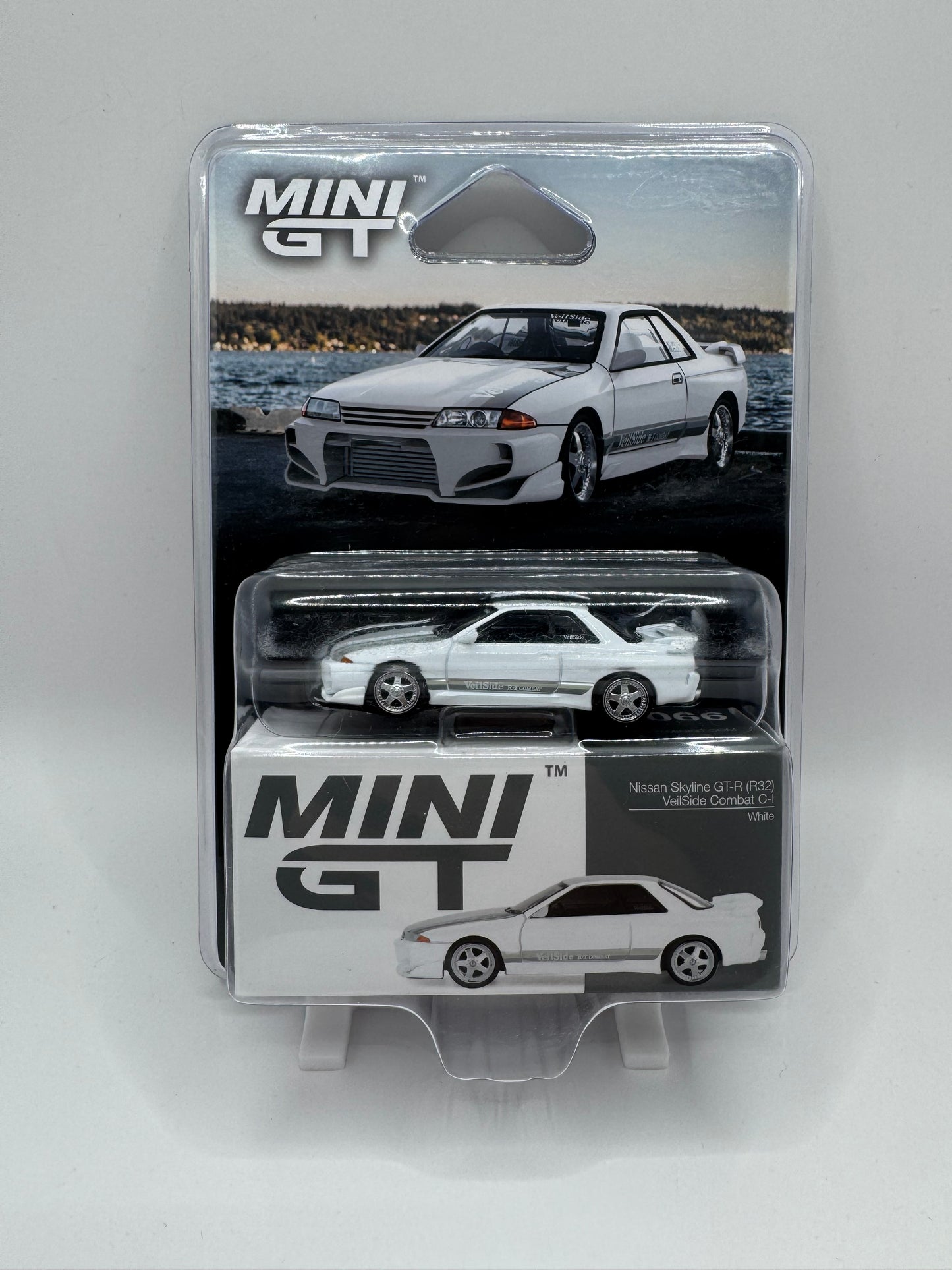 Mini GT: Nissan Skyline GT-R (R32) VeilSide Combat C-I – White
