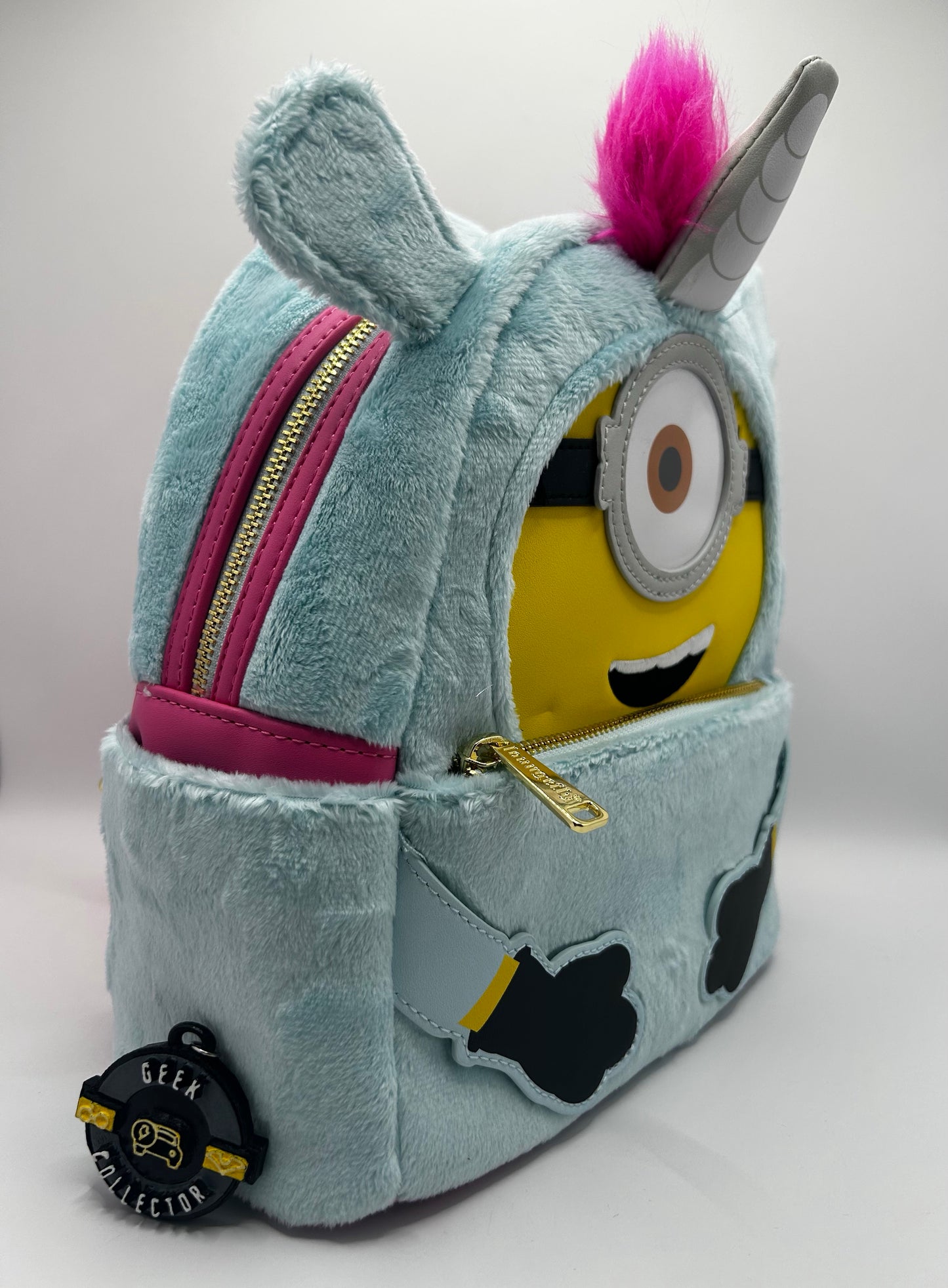 Loungefly Minions Fluffy  Unicorn Costume Plush Wristlet Mini Backpack Exclusive